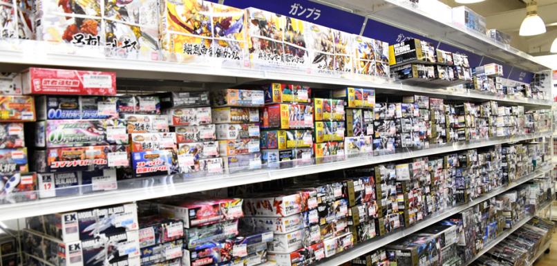 桃太郎王国 習志野店  Supported by 駿河屋店内
